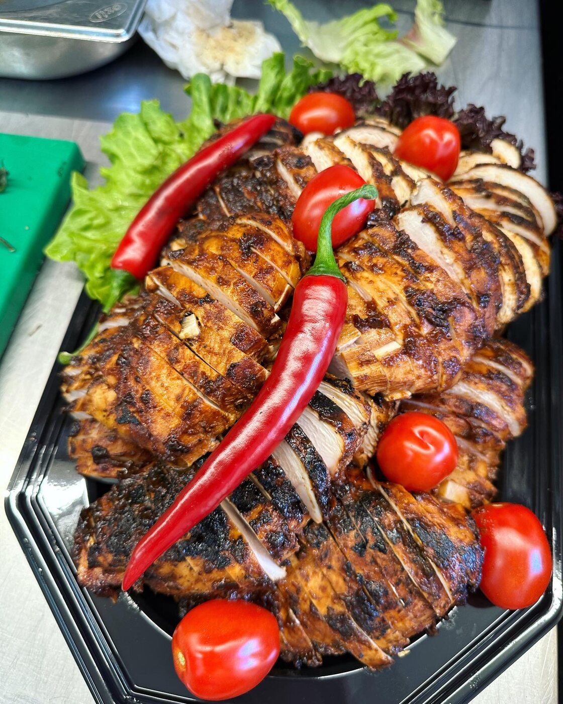 Catering på Öland och i Kalmar med marinerad kyckling och grönsaker
